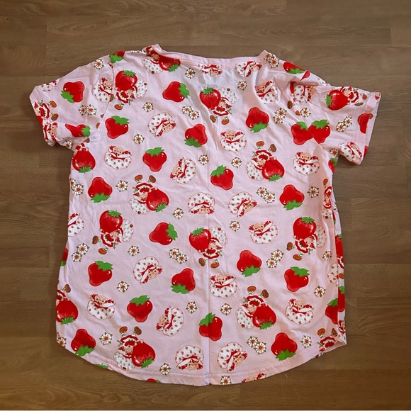 Strawberry Shortcake pink graphic tee with cute strawberry print. Size: XL - Picture 6 of 6